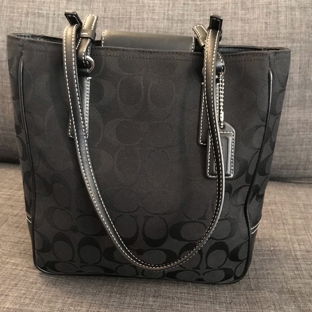 Authentic COACH signature Bucket bag